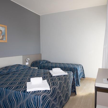 Hotel Nember Lido di Jesolo Exterior photo