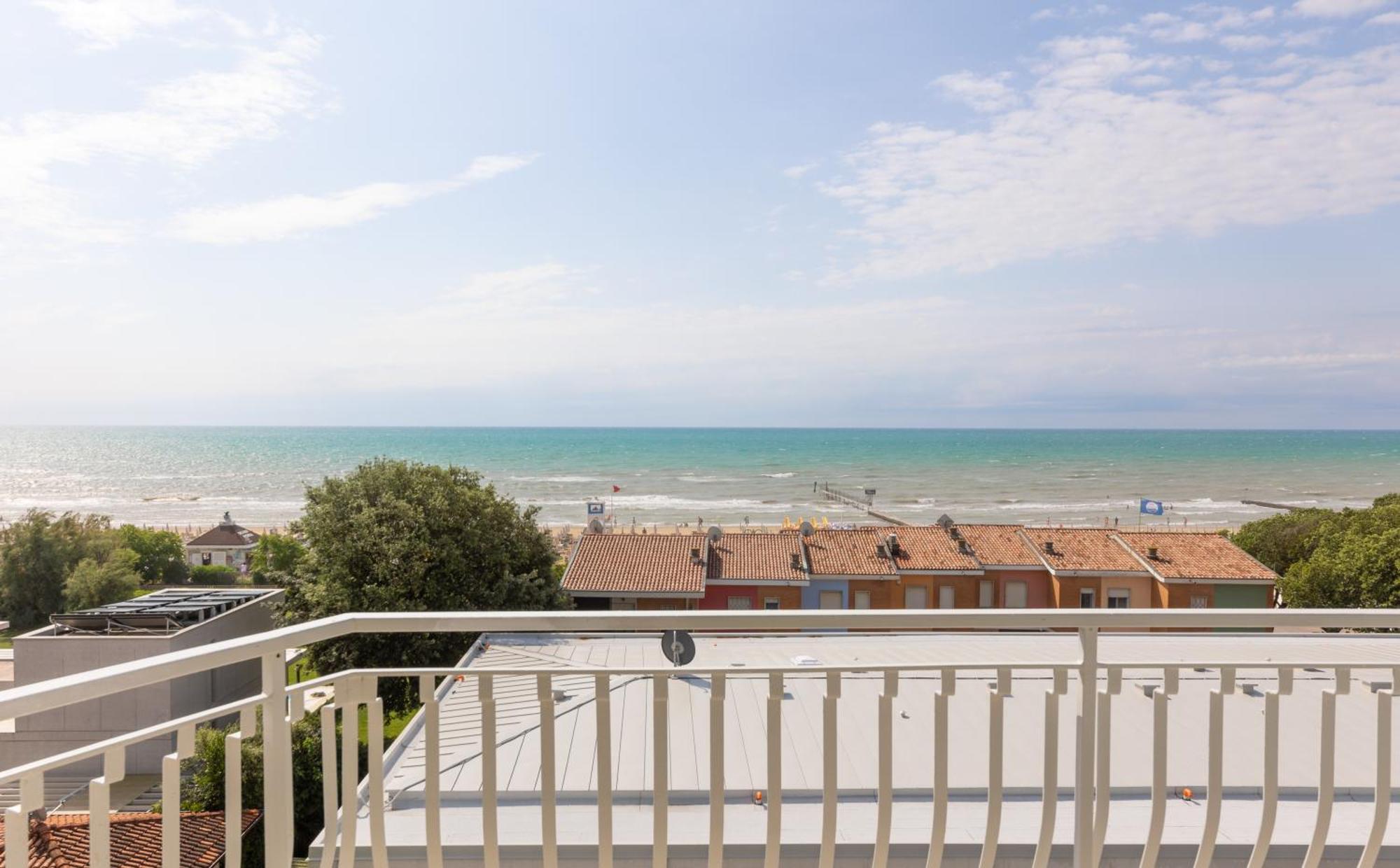 Hotel Nember Lido di Jesolo Exterior photo