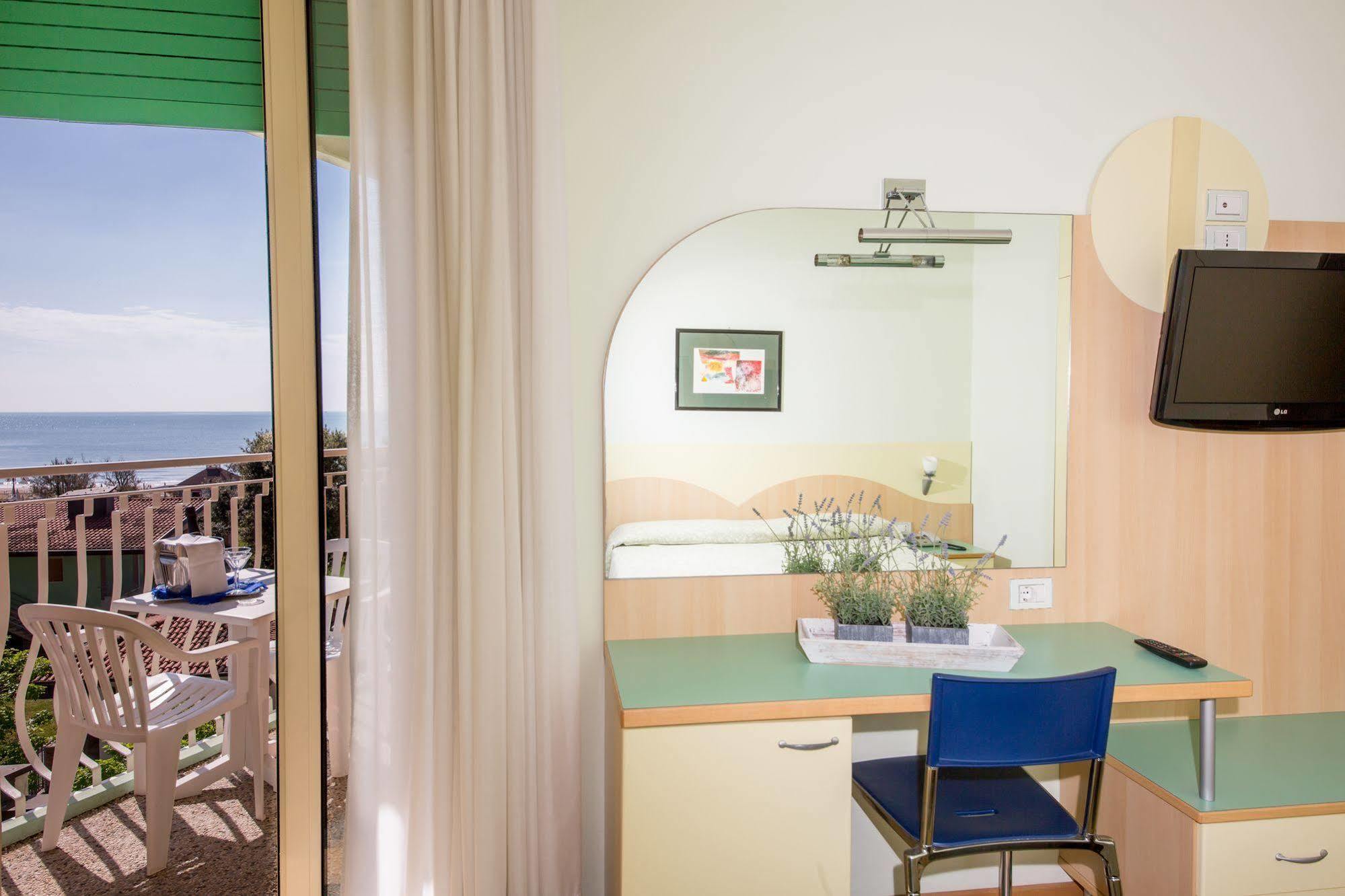 Hotel Nember Lido di Jesolo Exterior photo